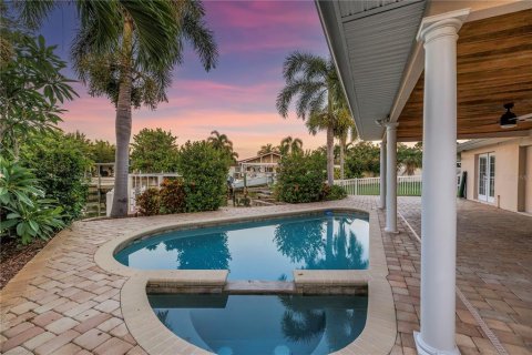 Villa ou maison à vendre à Saint Petersburg, Floride: 4 chambres, 210.14 m2 № 2151950 - photo 3
