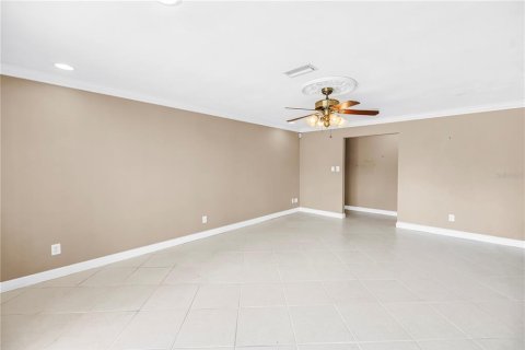 Villa ou maison à vendre à Saint Petersburg, Floride: 4 chambres, 210.14 m2 № 2151950 - photo 19