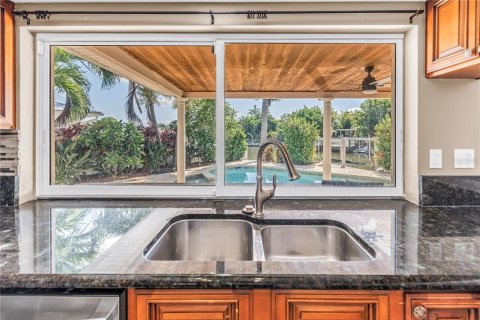 Villa ou maison à vendre à Saint Petersburg, Floride: 4 chambres, 210.14 m2 № 2151950 - photo 5