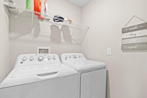 Adosado en alquiler en New Port Richey, Florida, 3 dormitorios, 154.78 m2 № 1835151 - foto 24