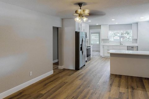 Casa en alquiler en Winter Park, Florida, 3 dormitorios, 130.06 m2 № 1799946 - foto 5