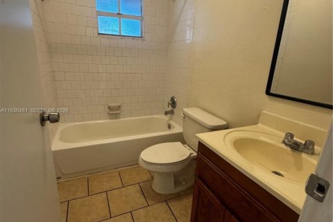 Снять в аренду виллу или дом в Майами, Флорида 3 спальни, 222.41м2, № 1996672 - фото 14