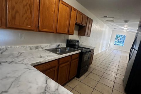 Снять в аренду виллу или дом в Майами, Флорида 3 спальни, 222.41м2, № 1996672 - фото 3