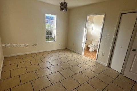 Снять в аренду виллу или дом в Майами, Флорида 3 спальни, 222.41м2, № 1996672 - фото 7