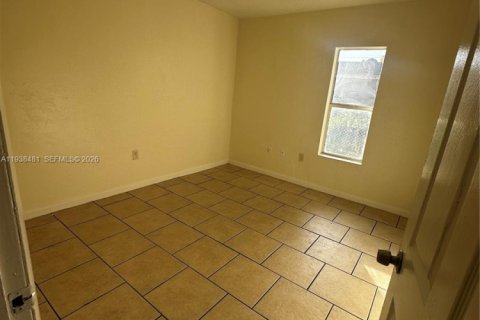 Снять в аренду виллу или дом в Майами, Флорида 3 спальни, 222.41м2, № 1996672 - фото 12