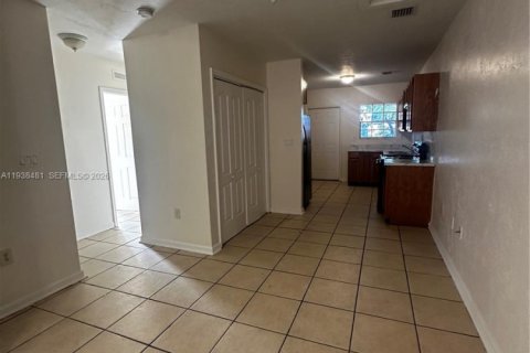 Снять в аренду виллу или дом в Майами, Флорида 3 спальни, 222.41м2, № 1996672 - фото 10