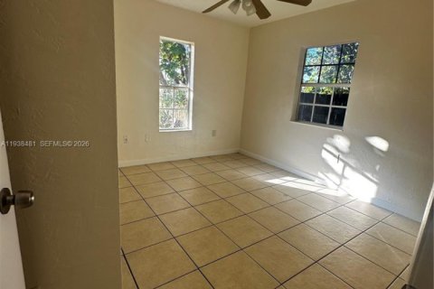 Снять в аренду виллу или дом в Майами, Флорида 3 спальни, 222.41м2, № 1996672 - фото 13