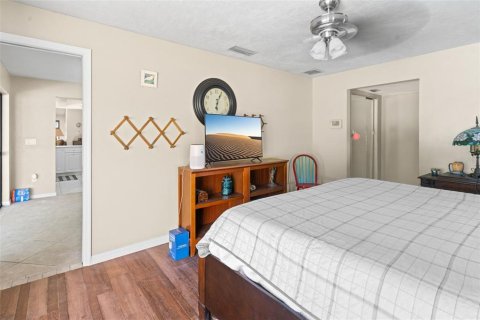 House in North Fort Myers, Florida 3 bedrooms, 180.97 sq.m. № 1821159 - photo 27