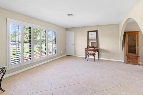 House in North Fort Myers, Florida 3 bedrooms, 180.97 sq.m. № 1821159 - photo 5