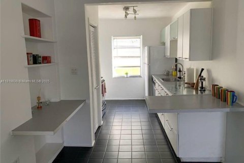 Купить кондоминиум в Майами, Флорида 2 спальни, 79.43м2, № 1937641 - фото 13