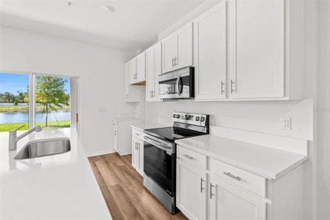Townhouse in Orlando, Florida 3 bedrooms, 154.5 sq.m. № 2122530 - photo 15