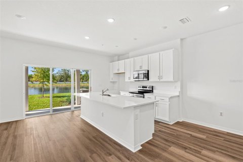 Townhouse in Orlando, Florida 3 bedrooms, 154.5 sq.m. № 2122530 - photo 12