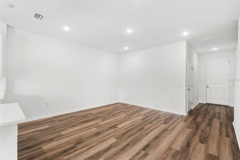Townhouse in Orlando, Florida 3 bedrooms, 154.5 sq.m. № 2122530 - photo 8