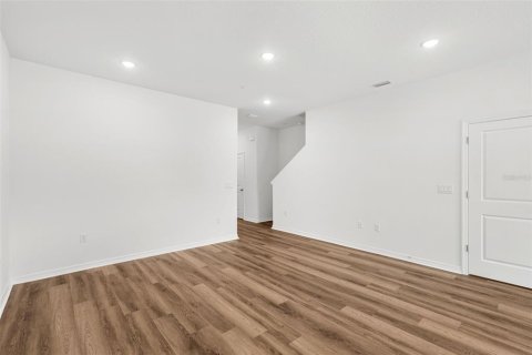 Townhouse in Orlando, Florida 3 bedrooms, 154.5 sq.m. № 2122530 - photo 9