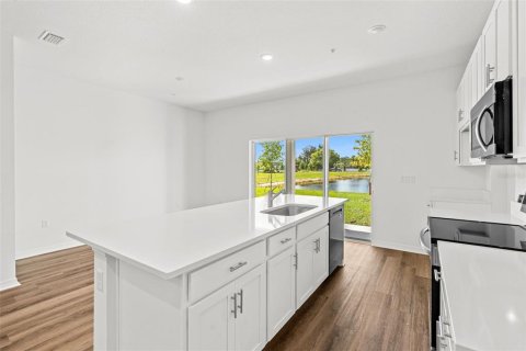 Townhouse in Orlando, Florida 3 bedrooms, 154.5 sq.m. № 2122530 - photo 13