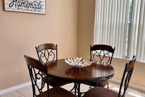 House in Davenport, Florida 4 bedrooms, 178.28 sq.m. № 1688117 - photo 16