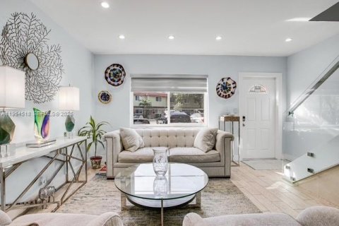 Condominio en venta en Wilton Manors, Florida, 2 dormitorios, 89.19 m2 № 2026025 - foto 3