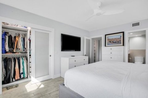 Condominio en venta en Wilton Manors, Florida, 2 dormitorios, 89.19 m2 № 2026025 - foto 14