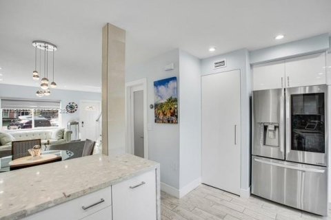 Condominio en venta en Wilton Manors, Florida, 2 dormitorios, 89.19 m2 № 2026025 - foto 7