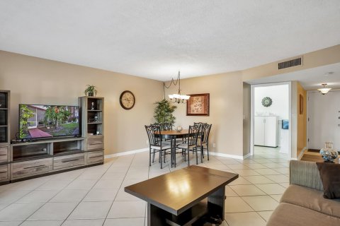 Condo in Lauderhill, Florida, 1 bedroom № 2245627 - photo 16