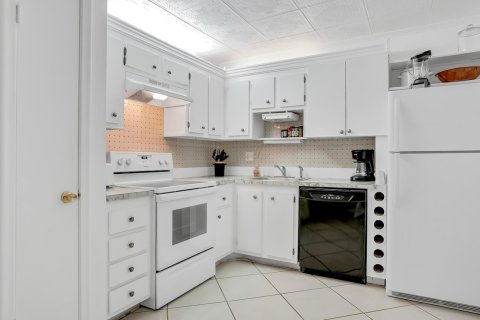 Condo in Lauderhill, Florida, 1 bedroom № 2245627 - photo 2