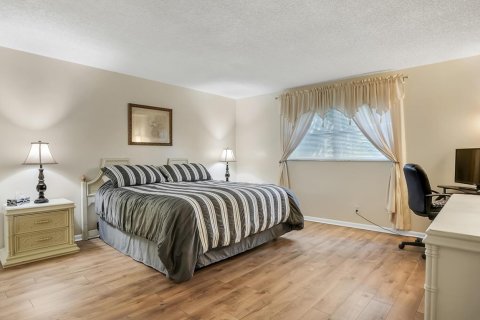 Condo in Lauderhill, Florida, 1 bedroom № 2245627 - photo 6