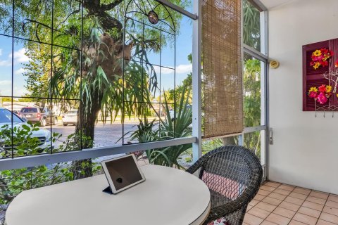 Condo in Lauderhill, Florida, 1 bedroom № 2245627 - photo 8