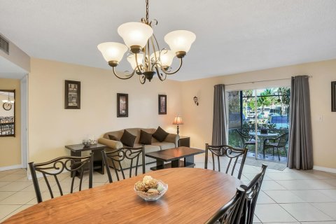 Condo in Lauderhill, Florida, 1 bedroom № 2245627 - photo 3