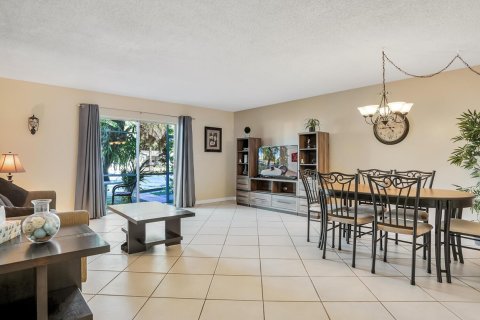 Condo in Lauderhill, Florida, 1 bedroom № 2245627 - photo 15