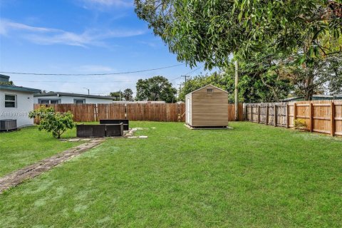 House in Fort Lauderdale, Florida 3 bedrooms, 121.98 sq.m. № 2063330 - photo 20