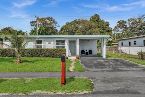 House in Fort Lauderdale, Florida 3 bedrooms, 121.98 sq.m. № 2063330