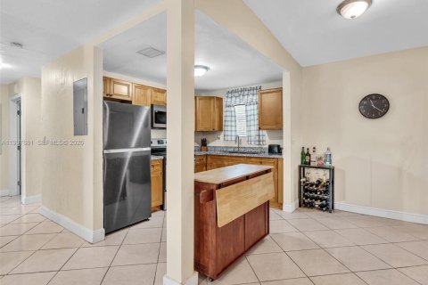 House in Fort Lauderdale, Florida 3 bedrooms, 121.98 sq.m. № 2063330 - photo 10