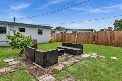 House in Fort Lauderdale, Florida 3 bedrooms, 121.98 sq.m. № 2063330 - photo 22