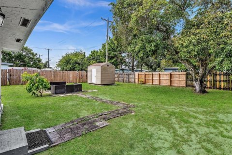 House in Fort Lauderdale, Florida 3 bedrooms, 121.98 sq.m. № 2063330 - photo 19