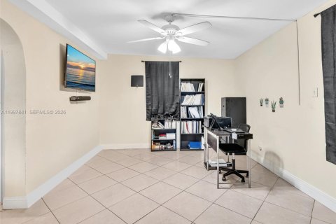 House in Fort Lauderdale, Florida 3 bedrooms, 121.98 sq.m. № 2063330 - photo 18