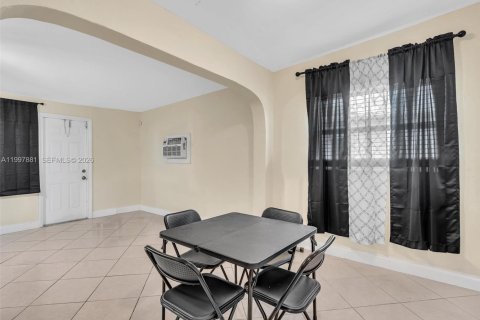House in Fort Lauderdale, Florida 3 bedrooms, 121.98 sq.m. № 2063330 - photo 16