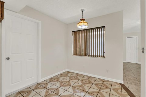 House in Orlando, Florida 3 bedrooms, 140.28 sq.m. № 1760110 - photo 9