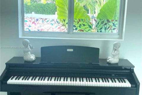 Casa en alquiler en North Miami, Florida, 3 dormitorios, 210.14 m2 № 2012101 - foto 26