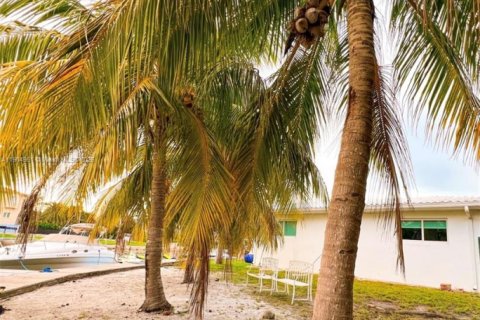 Casa en alquiler en North Miami, Florida, 3 dormitorios, 210.14 m2 № 2012101 - foto 7