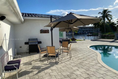 Casa en alquiler en North Miami, Florida, 3 dormitorios, 210.14 m2 № 2012101 - foto 24