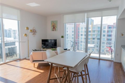 Condominio en venta en Miami, Florida, 2 dormitorios, 96.25 m2 № 1727686 - foto 1