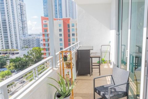 Condominio en venta en Miami, Florida, 2 dormitorios, 96.25 m2 № 1727686 - foto 12
