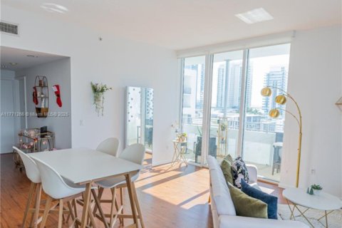 Condominio en venta en Miami, Florida, 2 dormitorios, 96.25 m2 № 1727686 - foto 10