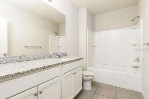 House in Kissimmee, Florida 4 bedrooms, 158.58 sq.m. № 1917977 - photo 15