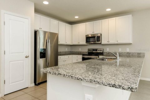 House in Kissimmee, Florida 4 bedrooms, 158.58 sq.m. № 1917977 - photo 8