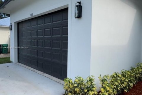 Casa en venta en Port St. Lucie, Florida, 4 dormitorios, 264.31 m2 № 1812196 - foto 3