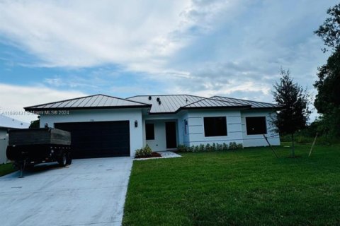 Casa en venta en Port St. Lucie, Florida, 4 dormitorios, 264.31 m2 № 1812196 - foto 1
