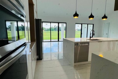 Casa en venta en Port St. Lucie, Florida, 4 dormitorios, 264.31 m2 № 1812196 - foto 10