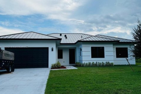 Casa en venta en Port St. Lucie, Florida, 4 dormitorios, 264.31 m2 № 1812196 - foto 2