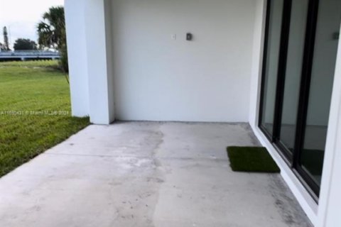Casa en venta en Port St. Lucie, Florida, 4 dormitorios, 264.31 m2 № 1812196 - foto 25